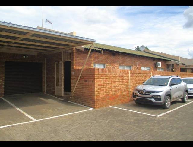 2 BEDROOM TOWNHOUSE FOR SALE IN WILGEHOF